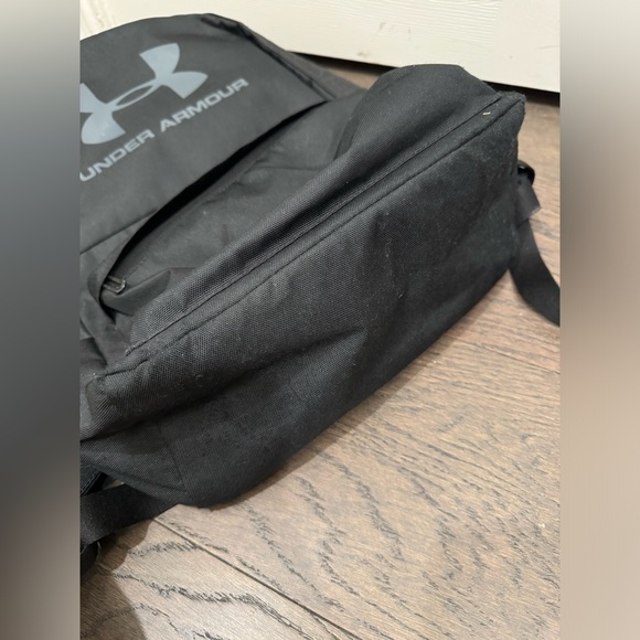 Under Armour Backpack - Picture 3 of 3